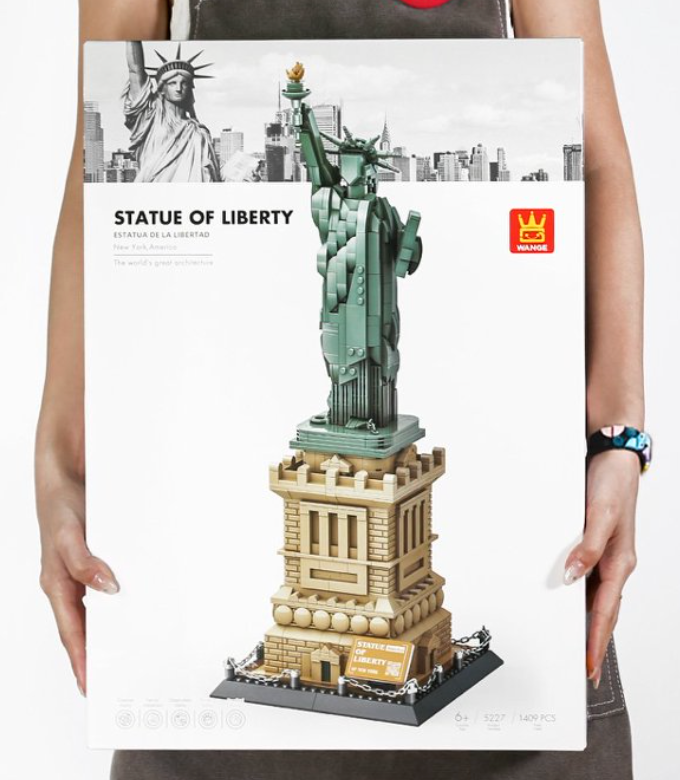 Model of the Statue of Liberty on a box 